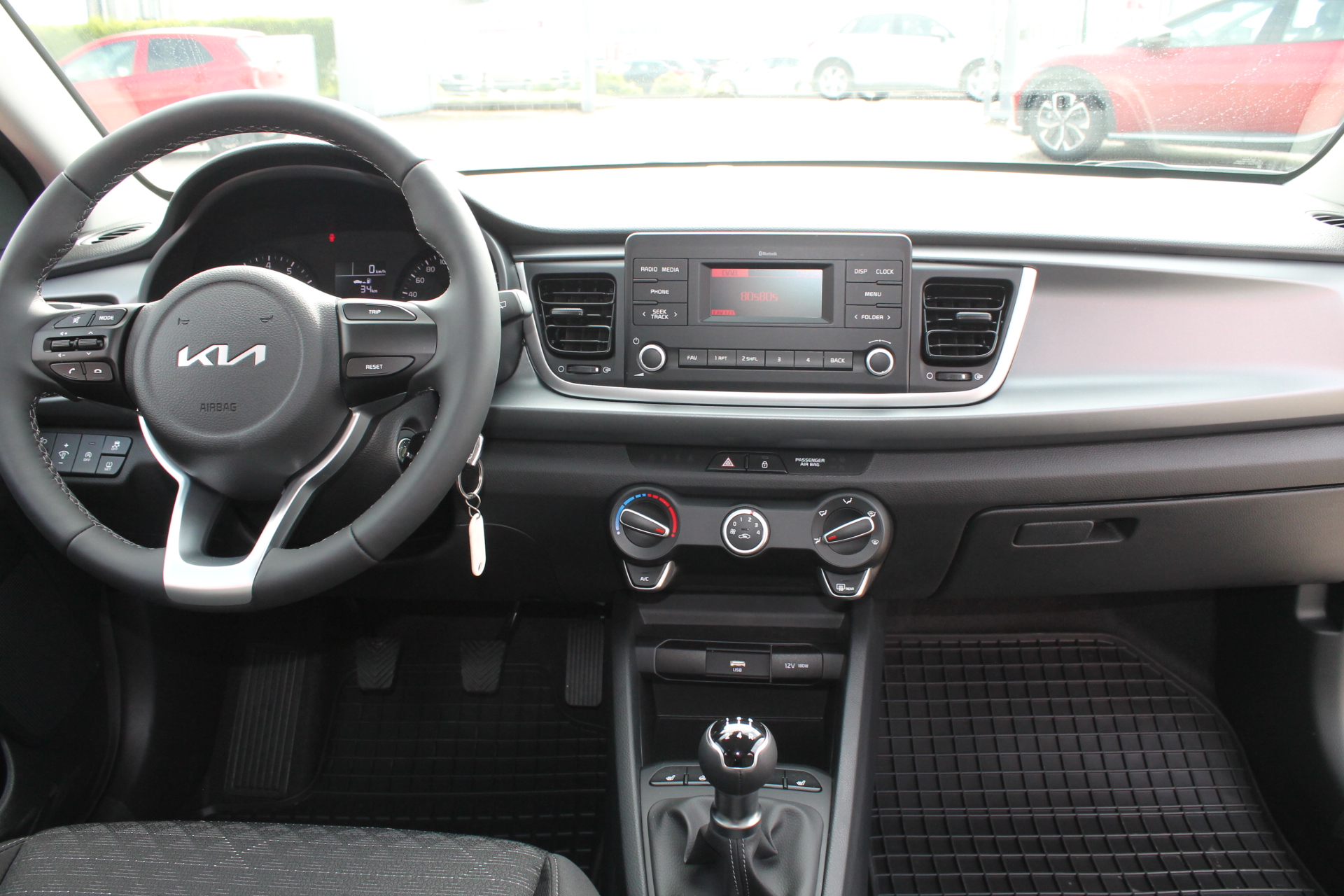 Fahrzeugabbildung Kia RIO 1.2 COMFORT / SOFORT VERFÜGBAR / NEUWAGENZUSTAND