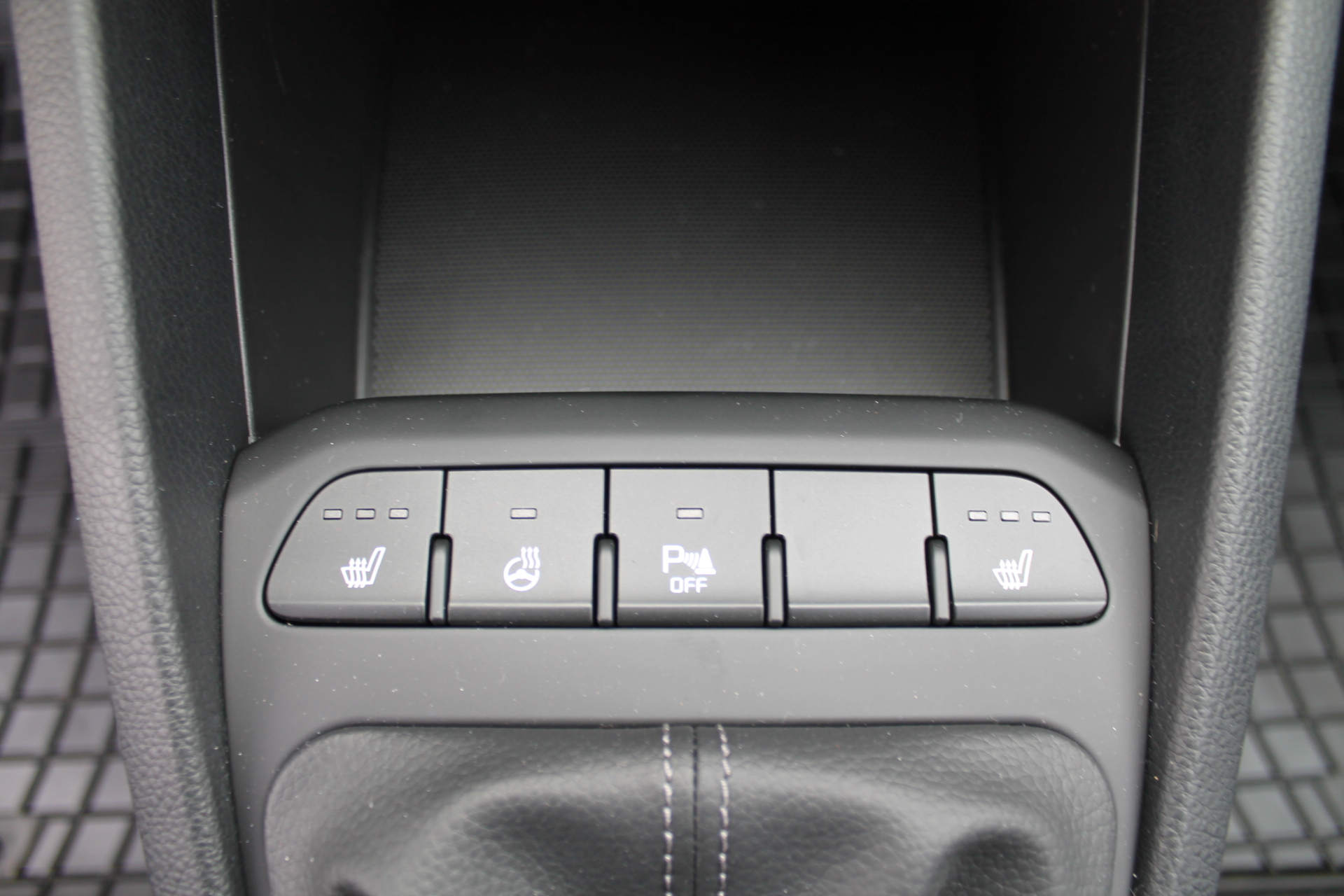 Fahrzeugabbildung Kia RIO 1.2 COMFORT / SOFORT VERFÜGBAR / NEUWAGENZUSTAND