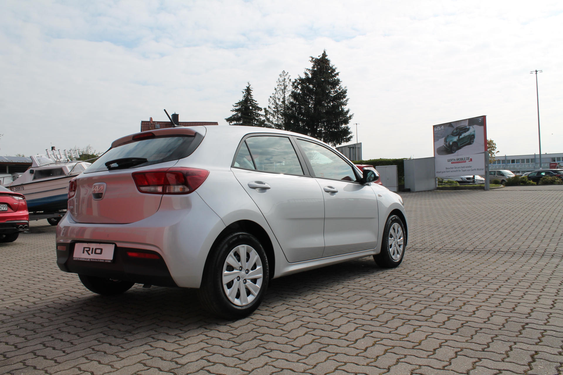 Fahrzeugabbildung Kia RIO 1.2 COMFORT / SOFORT VERFÜGBAR / NEUWAGENZUSTAND