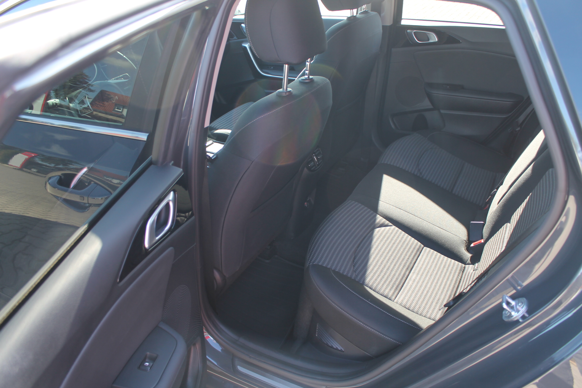 Fahrzeugabbildung Kia CEED_SW 1.6 GDi / PLUG IN HYBRID /