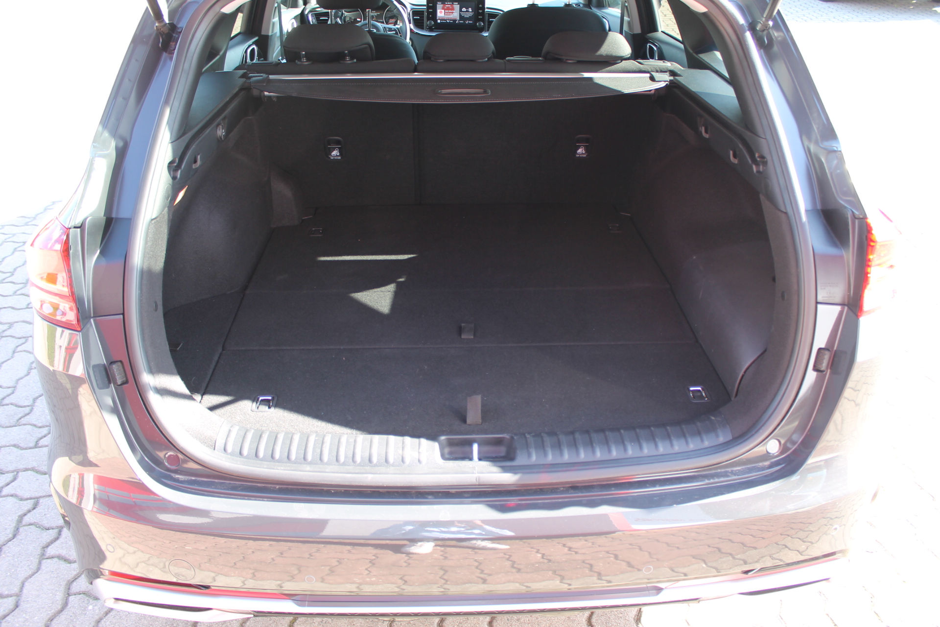 Fahrzeugabbildung Kia CEED_SW 1.6 GDi / PLUG IN HYBRID /