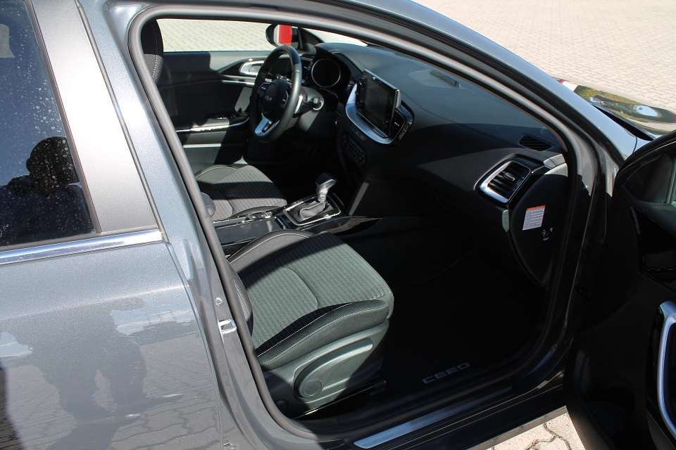 Fahrzeugabbildung Kia CEED_SW 1.6 GDi / PLUG IN HYBRID /