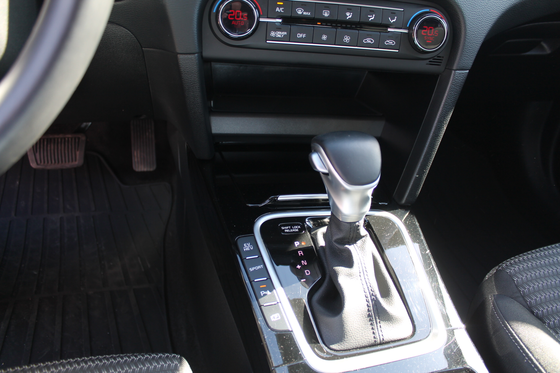 Fahrzeugabbildung Kia CEED_SW 1.6 GDi / PLUG IN HYBRID /