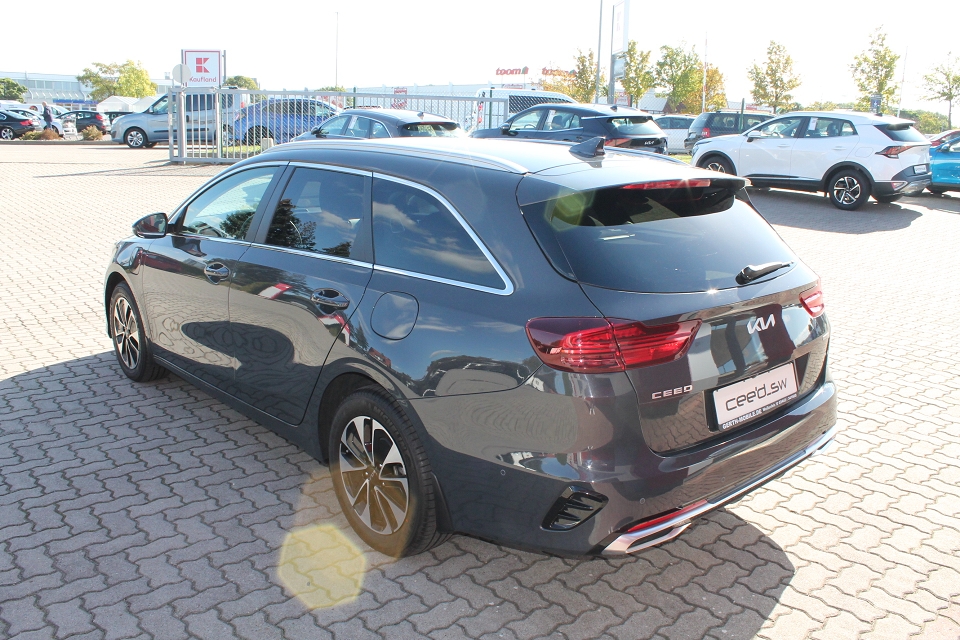 Fahrzeugabbildung Kia CEED_SW 1.6 GDi / PLUG IN HYBRID /