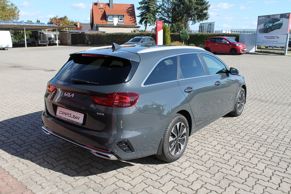Fahrzeugabbildung Kia CEED_SW 1.6 GDi / PLUG IN HYBRID /