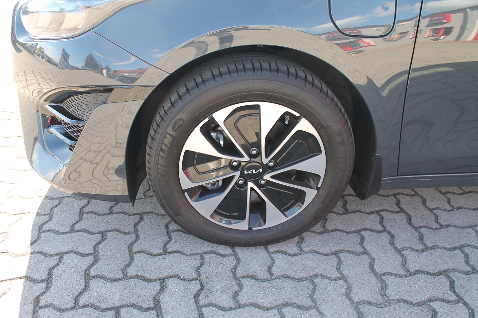 Fahrzeugabbildung Kia CEED_SW 1.6 GDi / PLUG IN HYBRID /