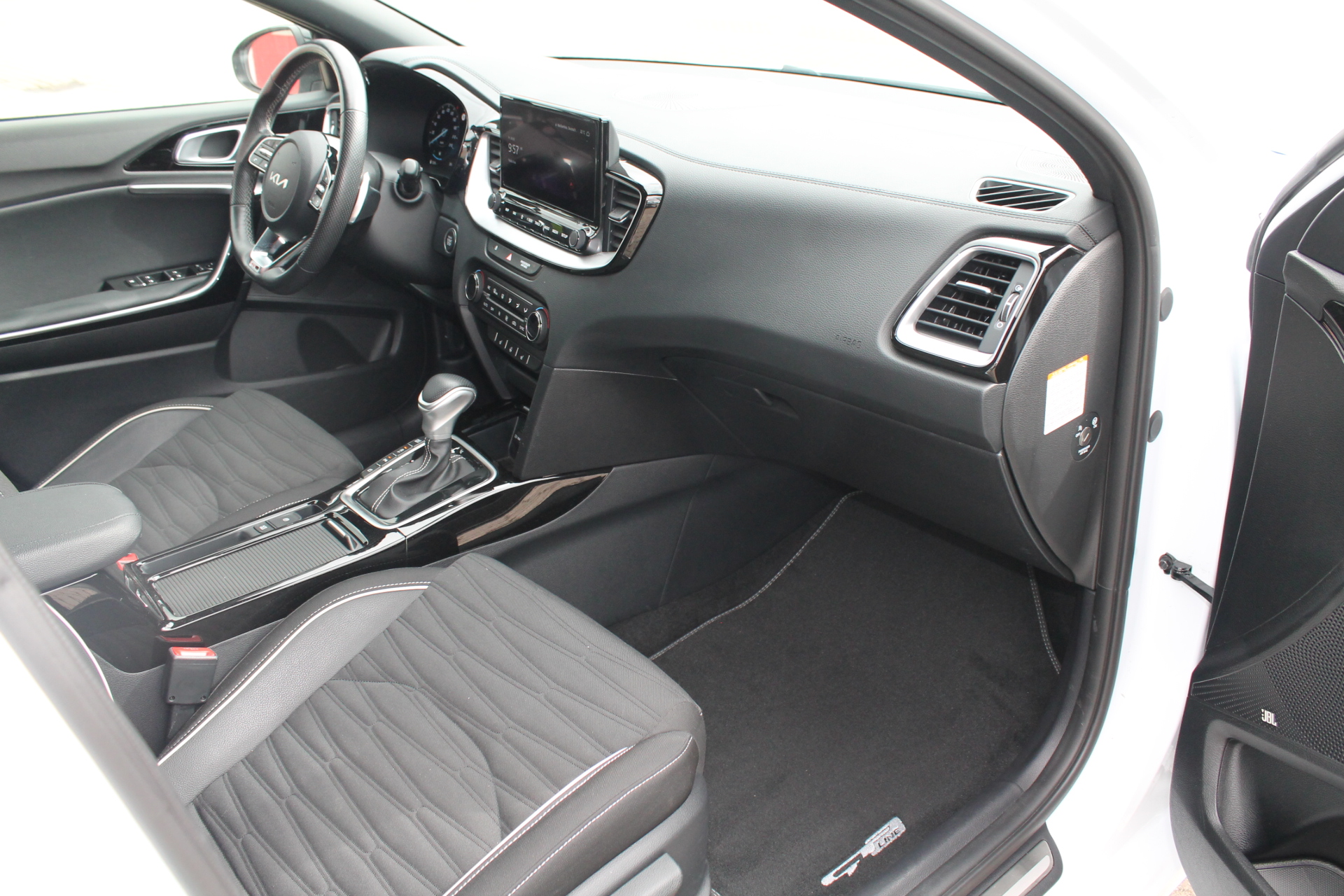 Fahrzeugabbildung Kia CEED_SW 1.6D 136 48V DCT7 GTL TEC