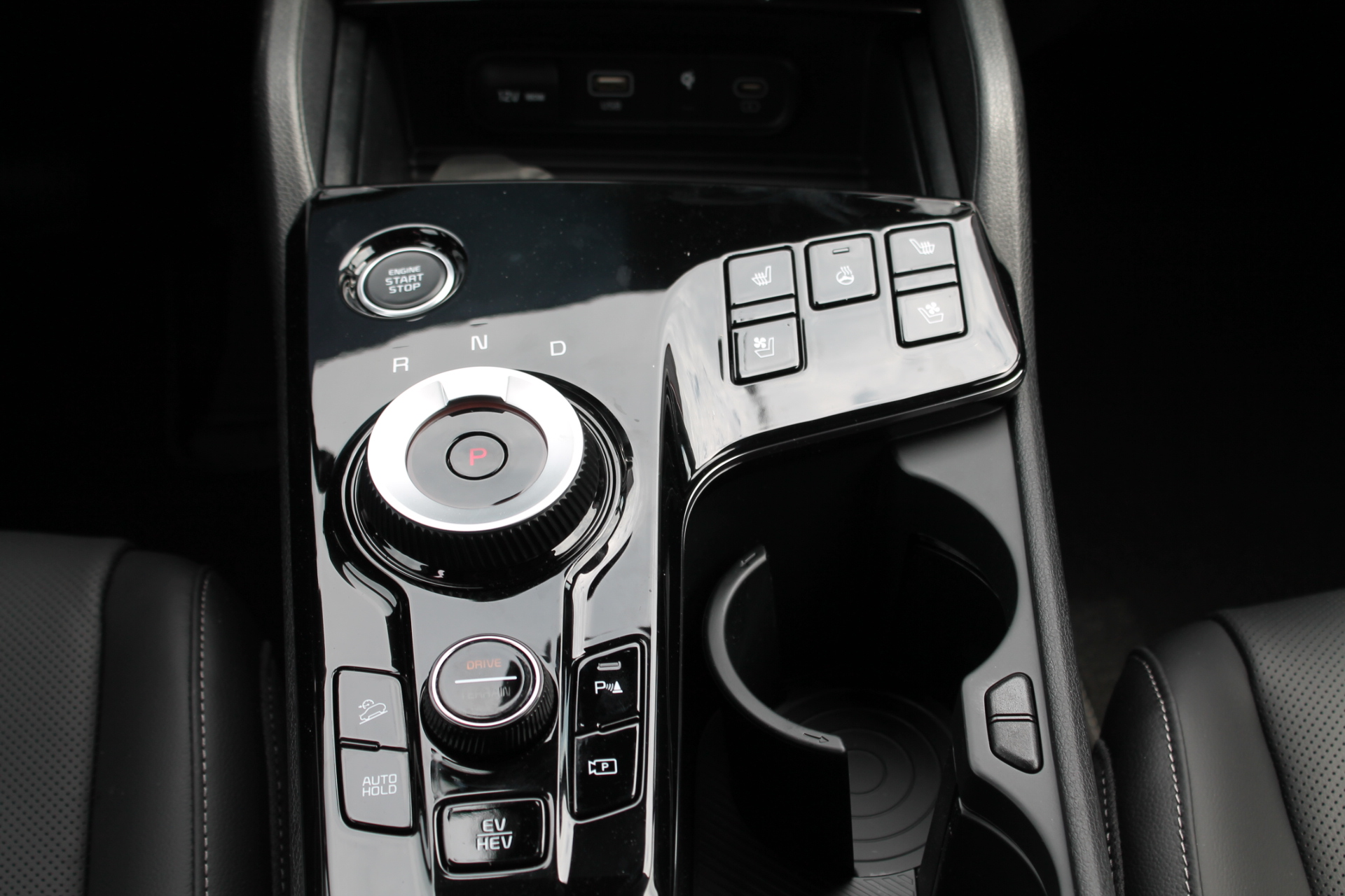 Fahrzeugabbildung Kia SPORTAGE 1.6T PHEV SPIRIT LED