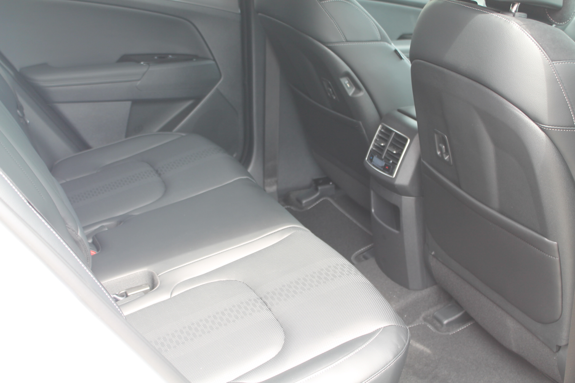 Fahrzeugabbildung Kia SPORTAGE 1.6T PHEV SPIRIT LED