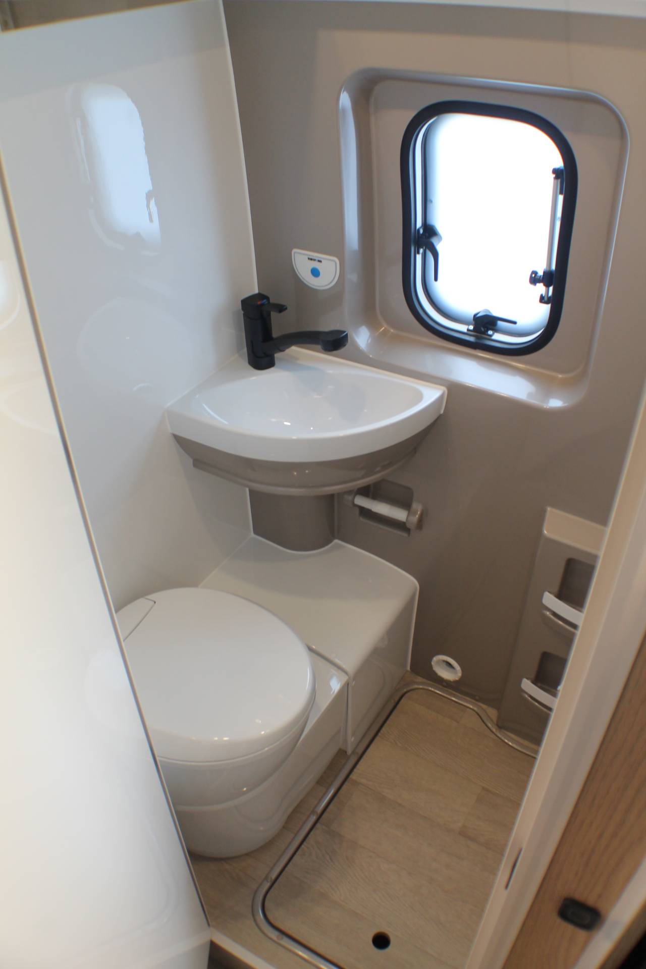 Fahrzeugabbildung Hobby Ontour Van 640 ET, TEMPOMAT, EINPARKHILFE, UVM.