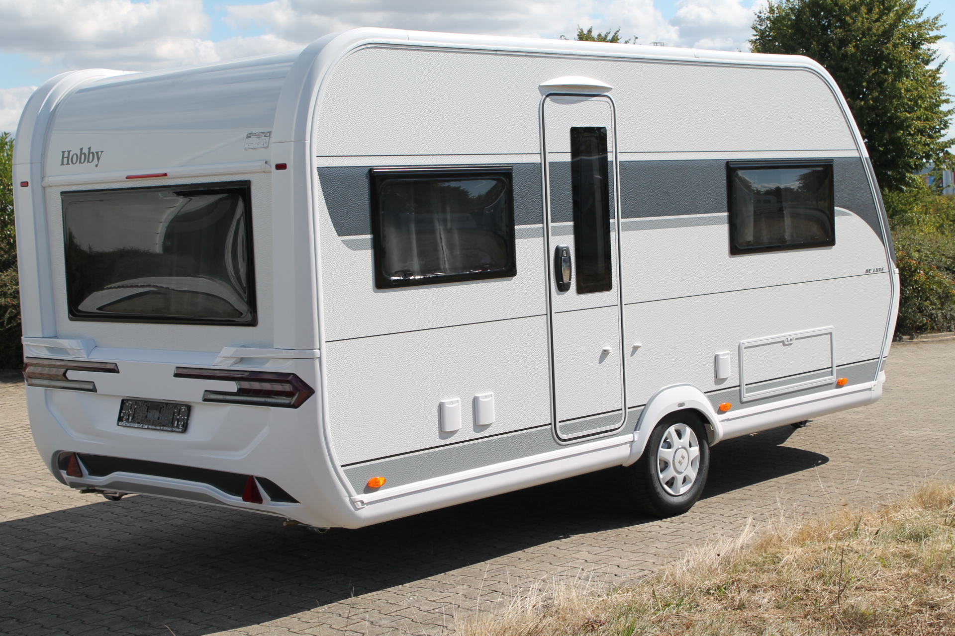 Fahrzeugabbildung Hobby 460 UFe De Luxe, AUFLASTUNG 1500 KG, AUSSENSTECKDOSE