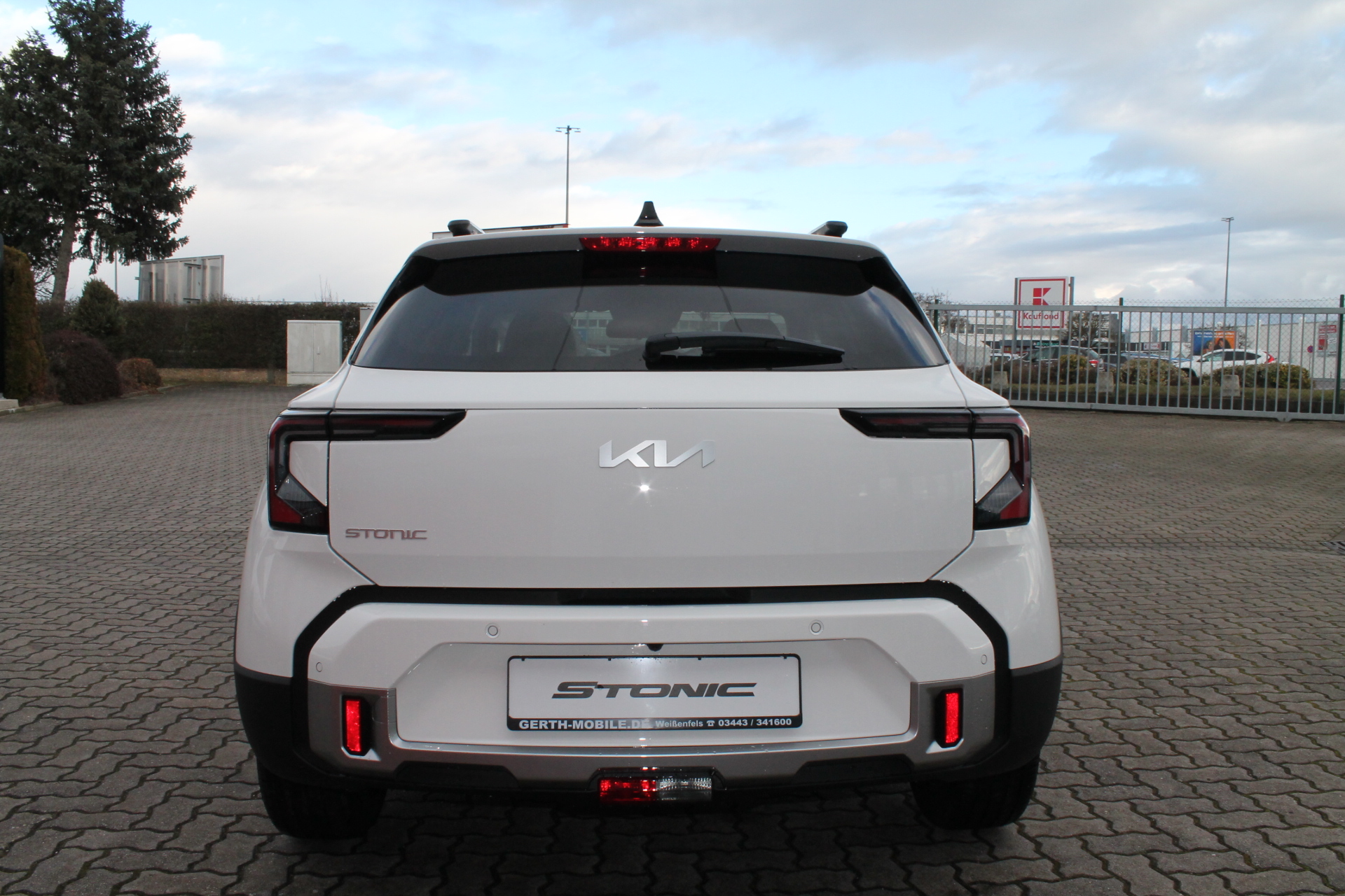 Fahrzeugabbildung Kia STONIC 1.0 T-GDi GPF 7DCT / MY 26 / FACELIFT / 10KM / NAVI