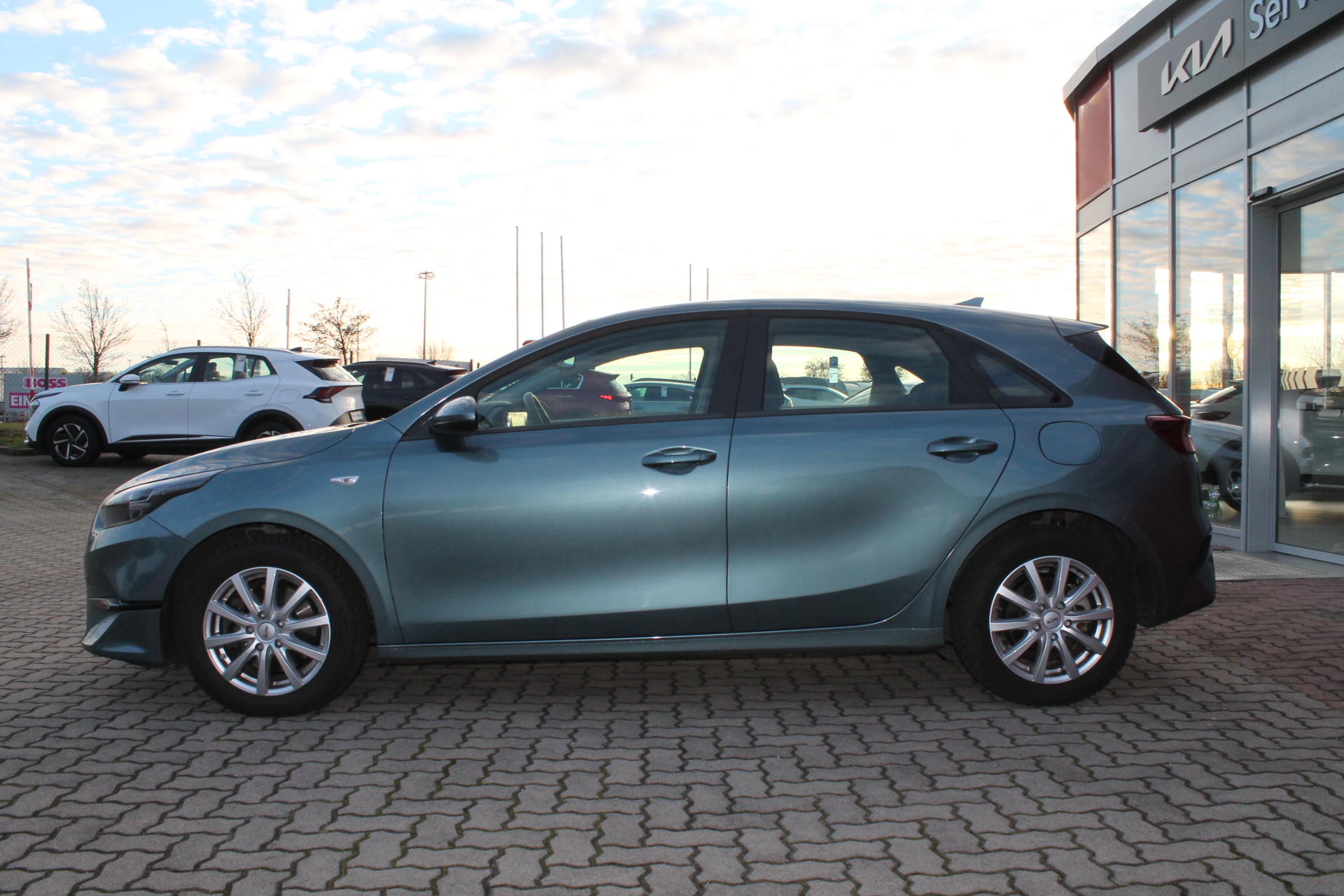 Fahrzeugabbildung Kia CEED_5 1.0TURBO 120PS TOP ZUSTAND