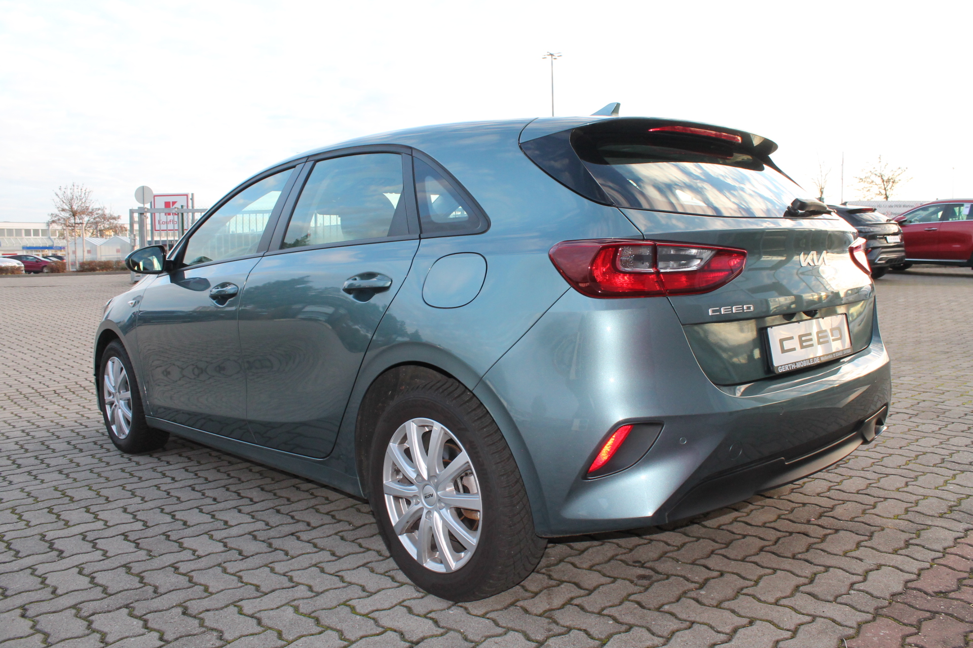 Fahrzeugabbildung Kia CEED_5 1.0TURBO 120PS TOP ZUSTAND