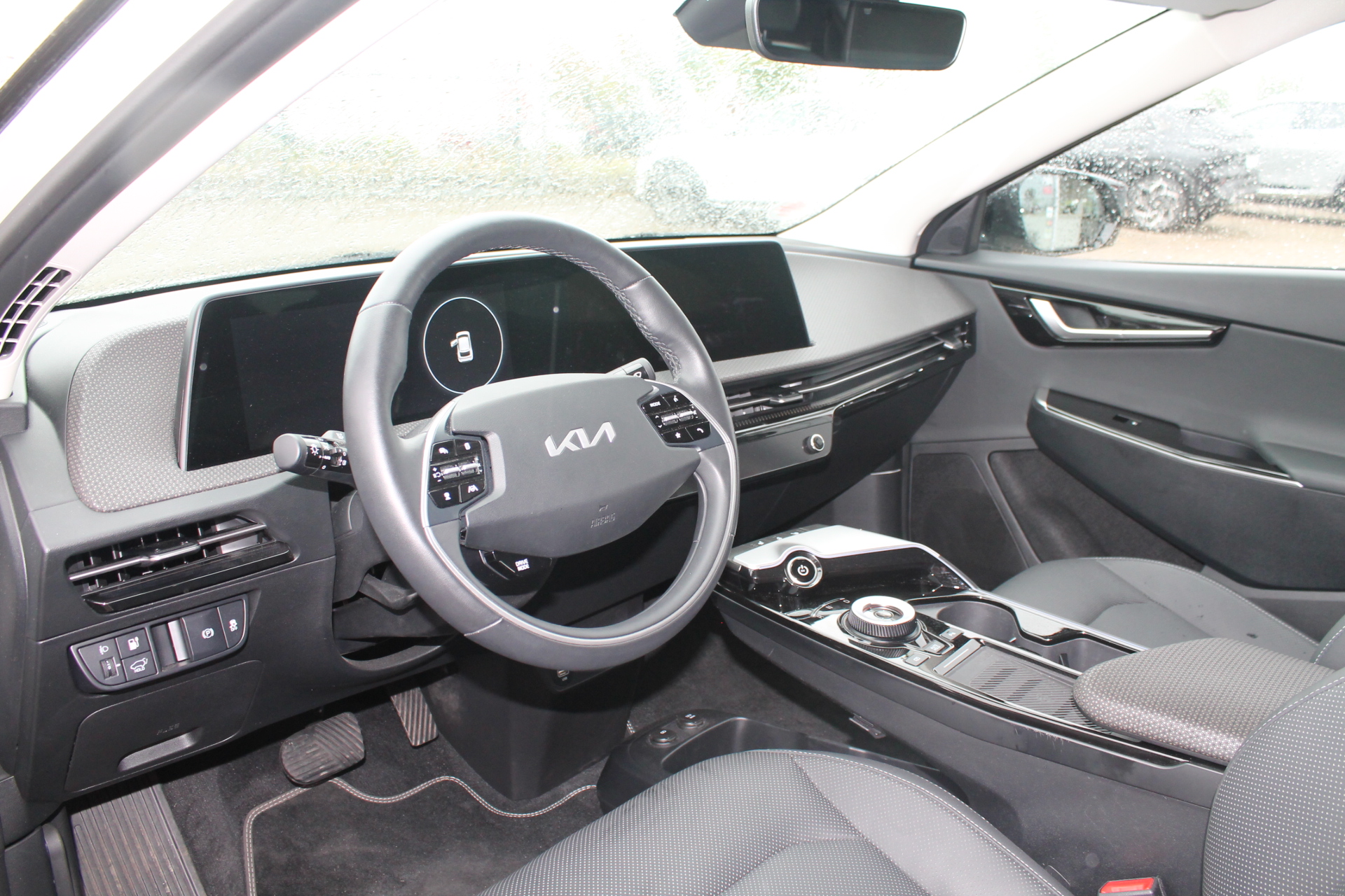 Fahrzeugabbildung Kia EV6 77.4 RWD AIR / 7 JAHRE GARANTIE / TOP ZUSTAND/ VERFÜGBAR