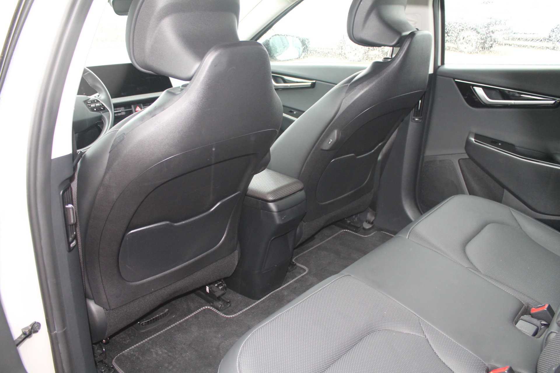 Fahrzeugabbildung Kia EV6 77.4 RWD AIR / 7 JAHRE GARANTIE / TOP ZUSTAND/ VERFÜGBAR