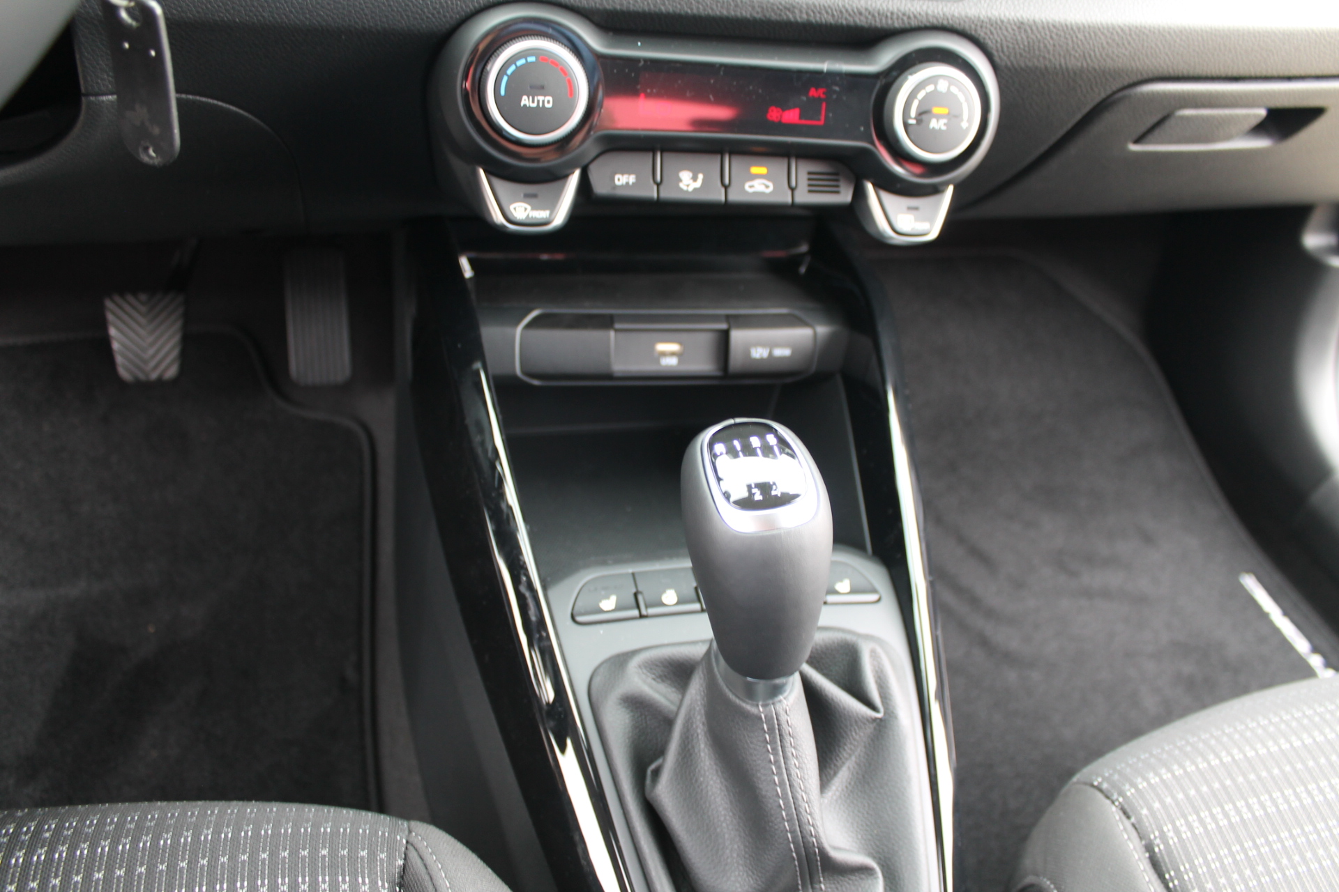 Fahrzeugabbildung Kia STONIC 1.0T 100 VISION LED NAVI