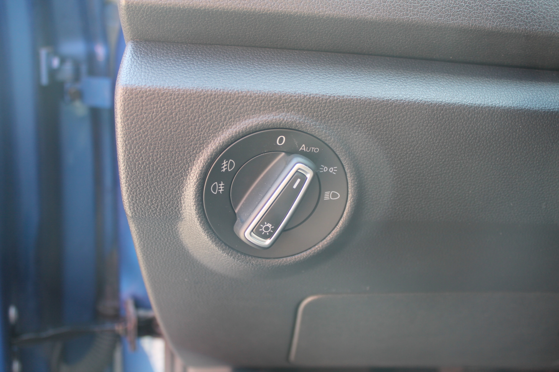Fahrzeugabbildung Volkswagen T-ROC TSI 1.0