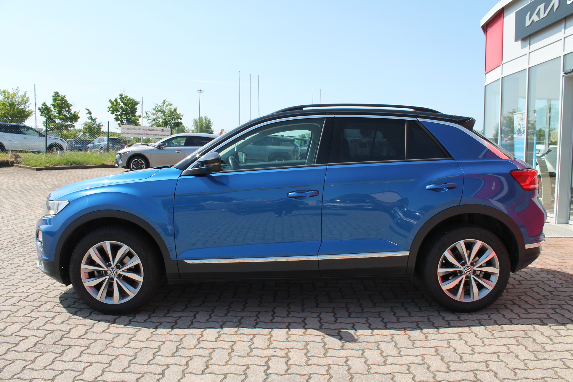 Fahrzeugabbildung Volkswagen T-ROC TSI 1.0