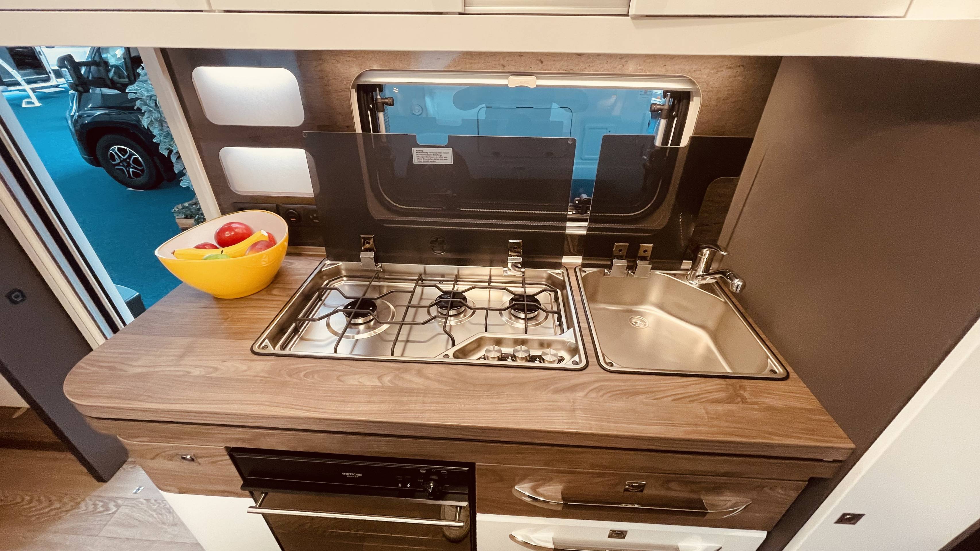 Fahrzeugabbildung Hobby Excellent Edition 545 KMF, AUFLASTUNG 2000 KG , BACKOFEN,