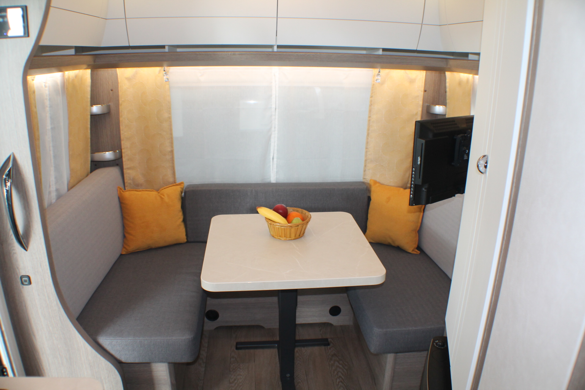Fahrzeugabbildung Hobby 460 DL OnTour-HOBBY CONNECT/BEDIENPANEL
