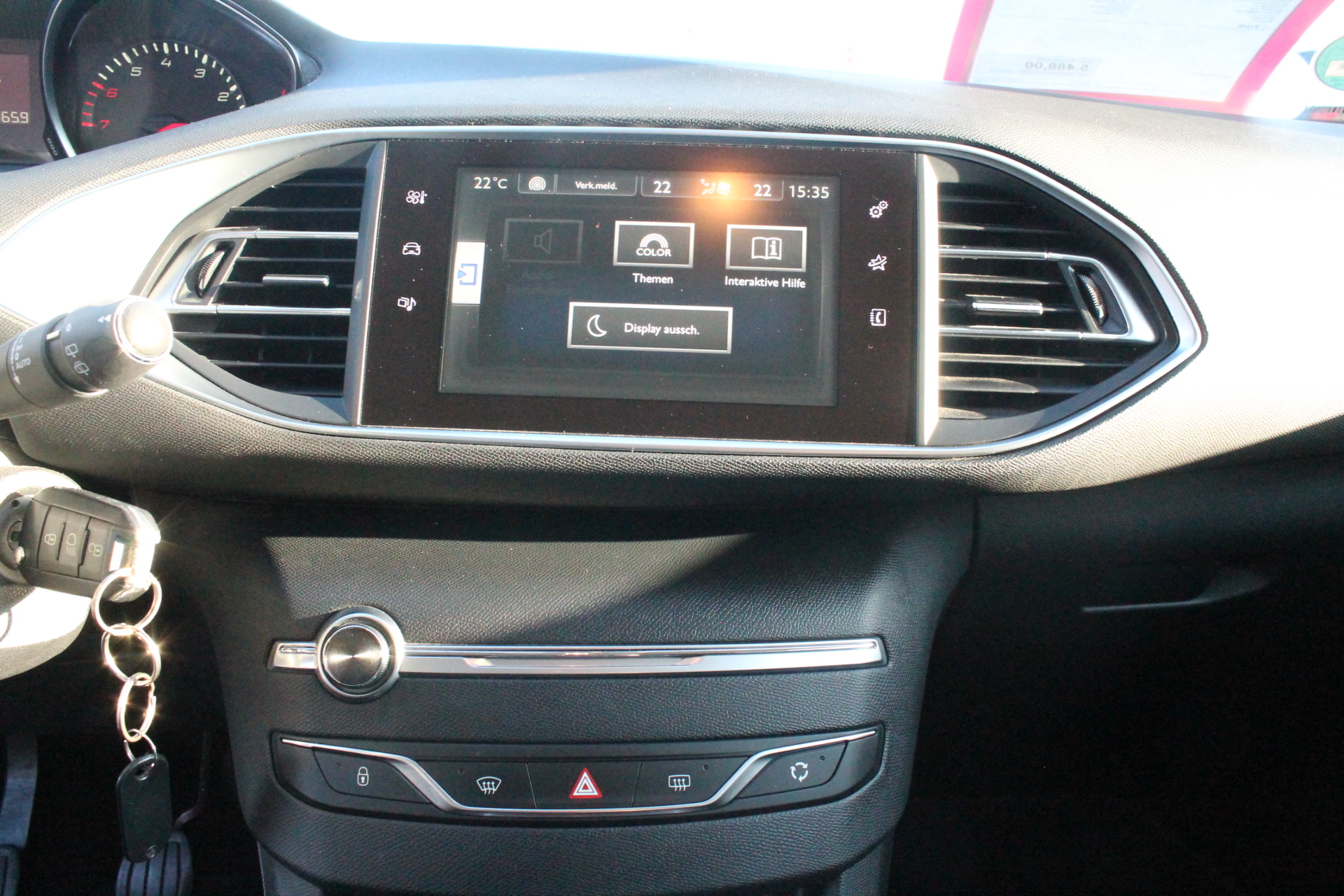 Fahrzeugabbildung Peugeot 308 THP 1.2 /TÜV 05 / 27 / 8 - fache Bereifung / wenig KM