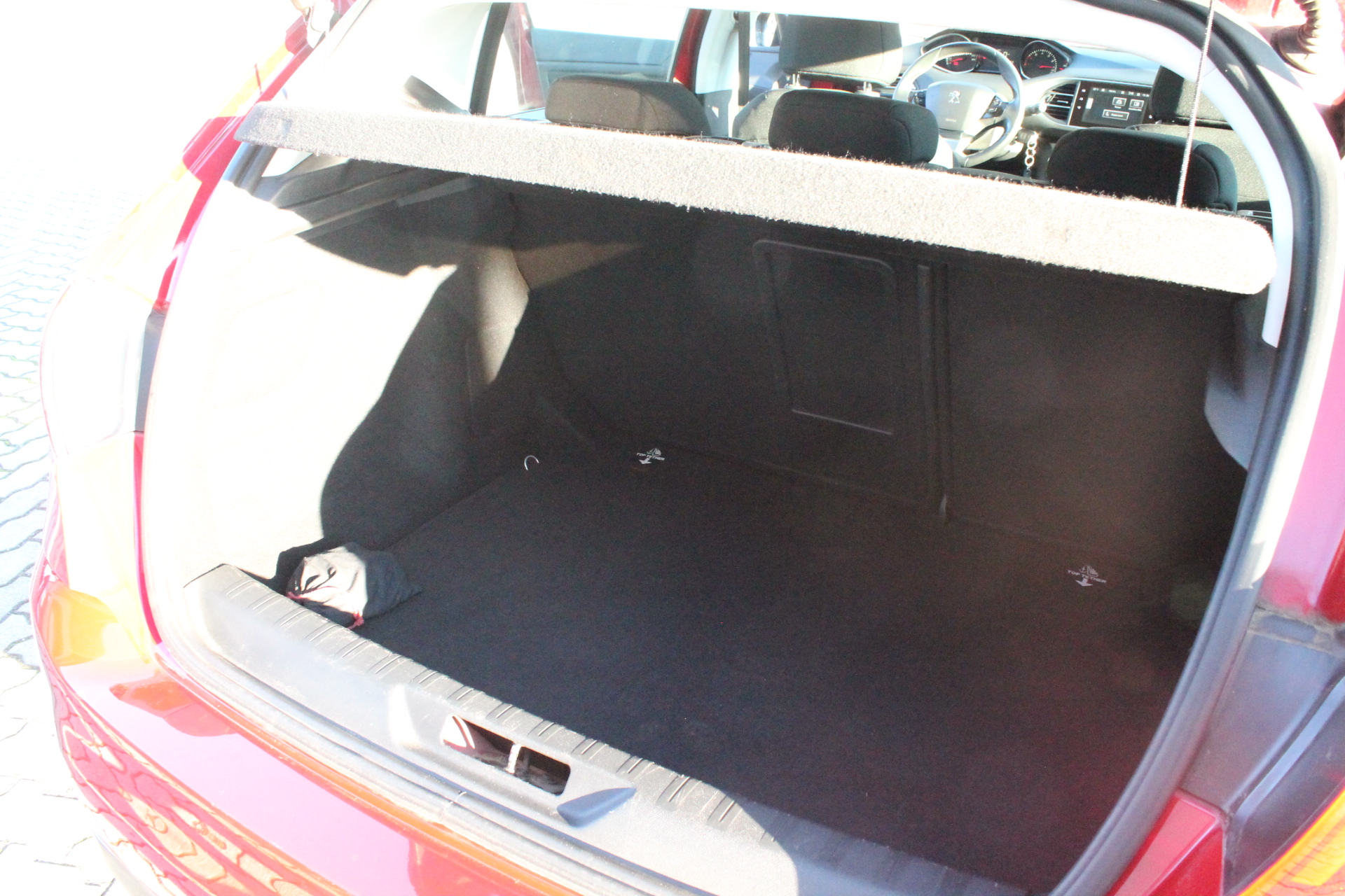 Fahrzeugabbildung Peugeot 308 THP 1.2 /TÜV 05 / 27 / 8 - fache Bereifung / wenig KM