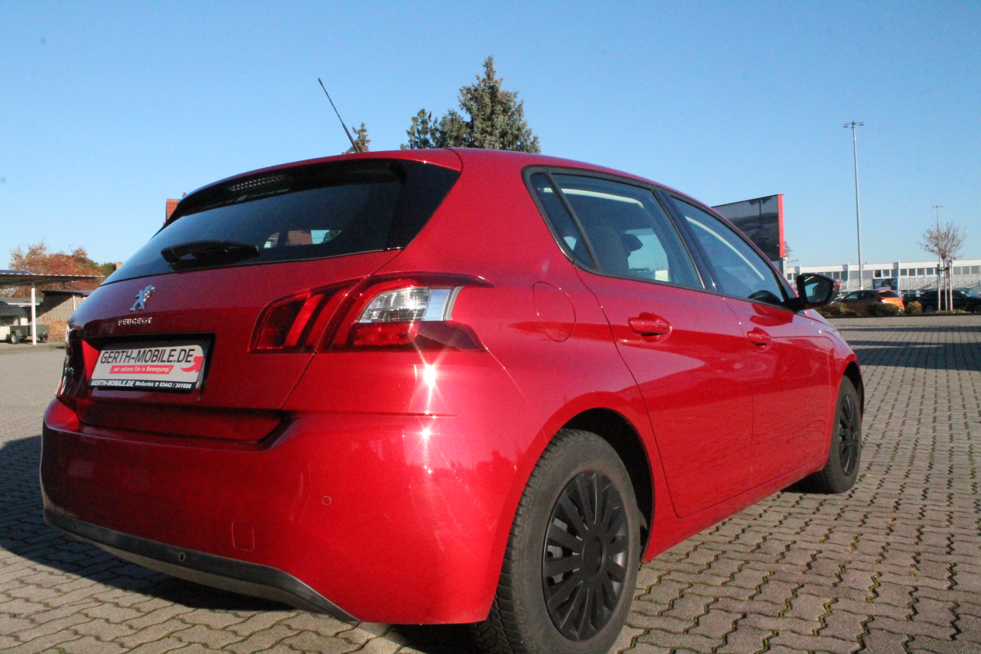 Fahrzeugabbildung Peugeot 308 THP 1.2 /TÜV 05 / 27 / 8 - fache Bereifung / wenig KM