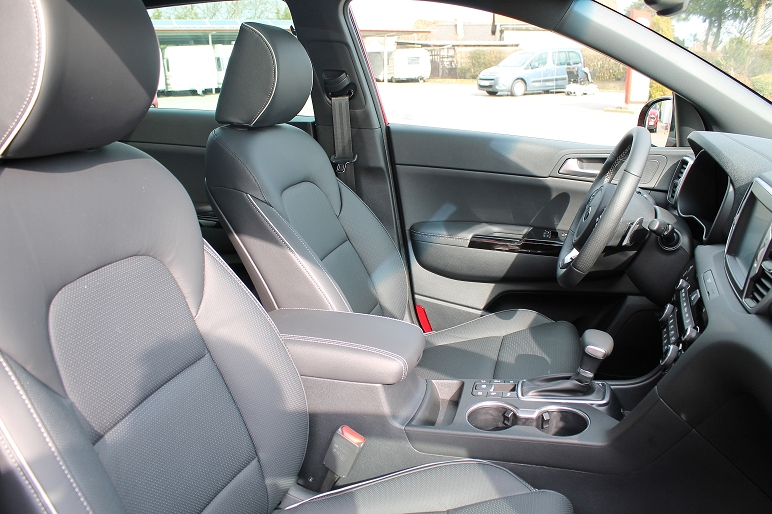 Fahrzeugabbildung Kia SPORTAGE 1.6T DCT7 /LED / GT-LINE /177PS / 4WD /SHZ V+H /JBL