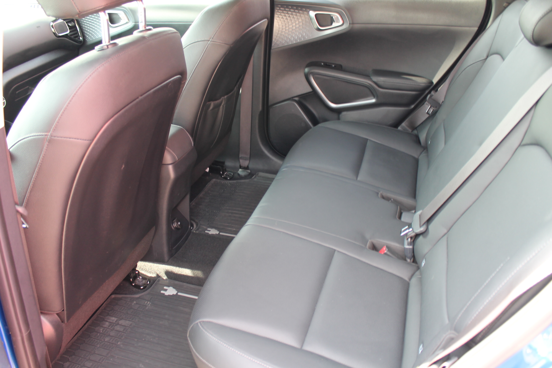 Fahrzeugabbildung Kia E-SOUL / VOLLELEKTRISCH / AHK / SPIRIT / VOLLAUSSTATTUNG /