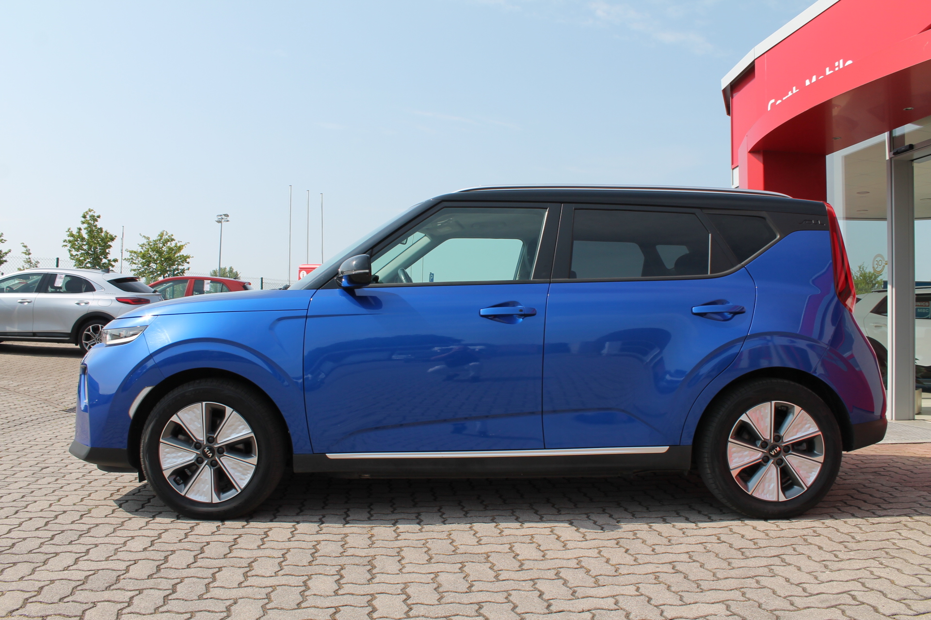 Fahrzeugabbildung Kia E-SOUL / VOLLELEKTRISCH / AHK / SPIRIT / VOLLAUSSTATTUNG /