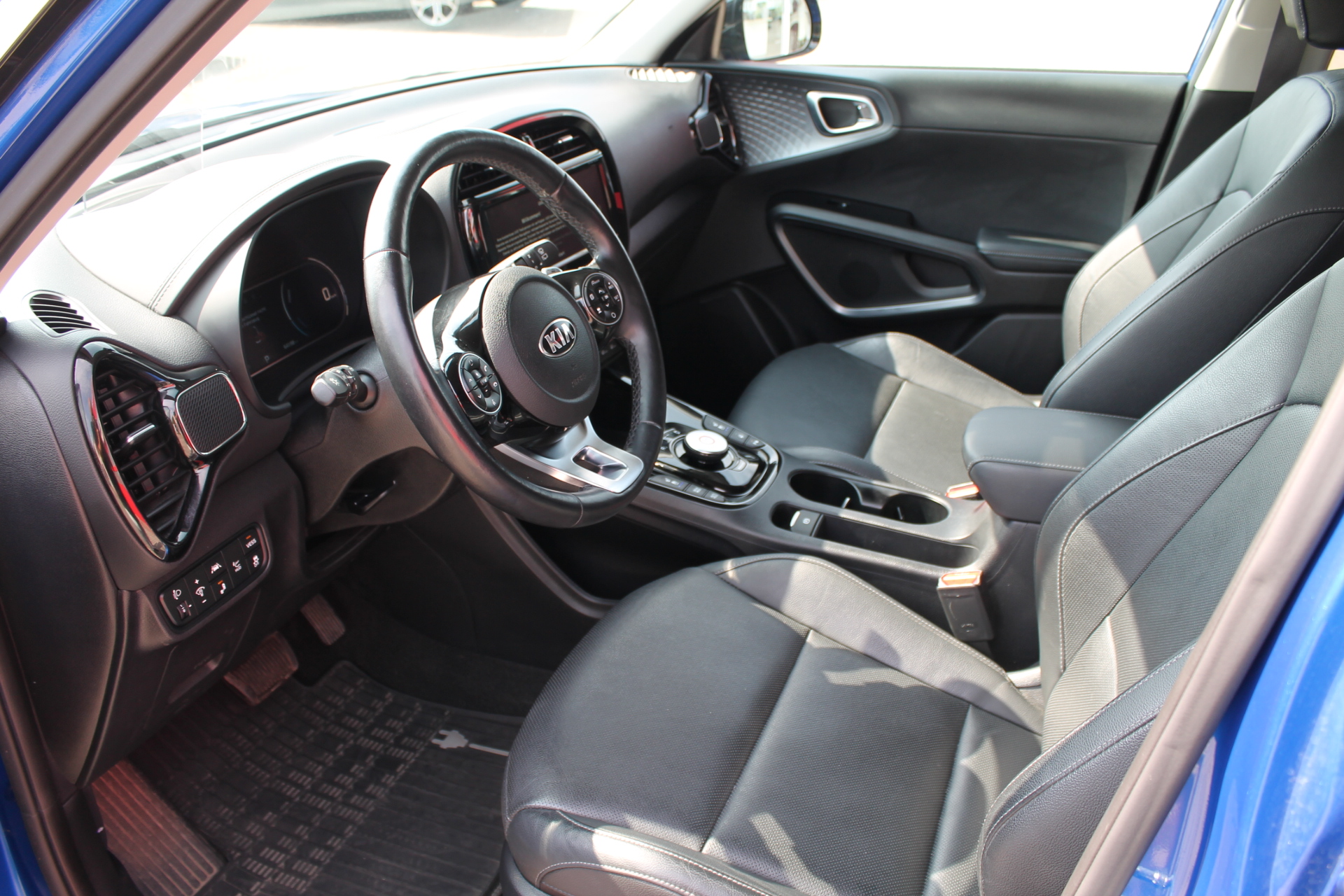 Fahrzeugabbildung Kia E-SOUL / VOLLELEKTRISCH / AHK / SPIRIT / VOLLAUSSTATTUNG /