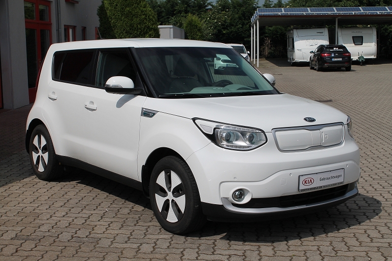 Fahrzeugabbildung Kia SOUL EV PLAY / SOFOT VERFÜGBAR / GUTER ZUSTAND