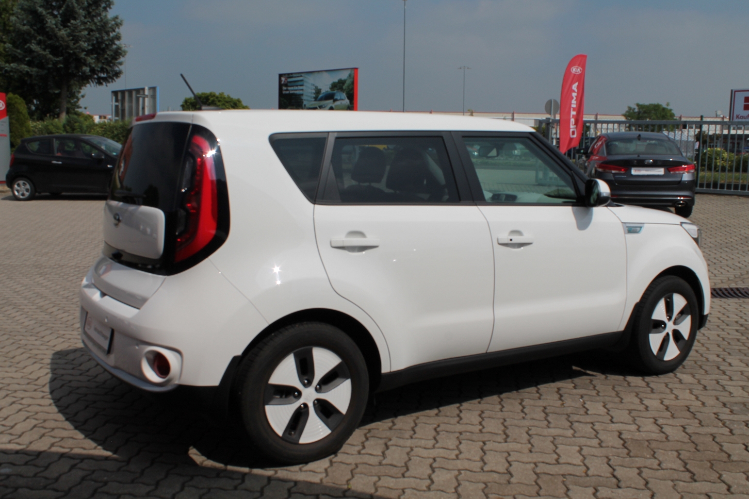 Fahrzeugabbildung Kia SOUL EV PLAY / SOFOT VERFÜGBAR / GUTER ZUSTAND