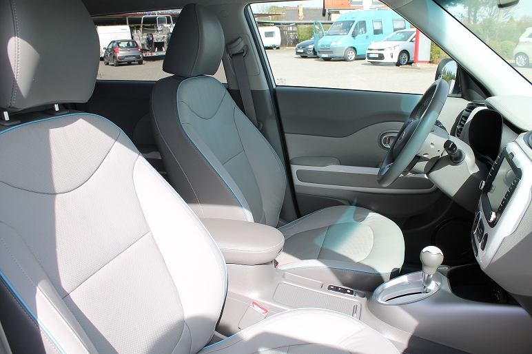 Fahrzeugabbildung Kia SOUL EV PLAY / SOFOT VERFÜGBAR / GUTER ZUSTAND