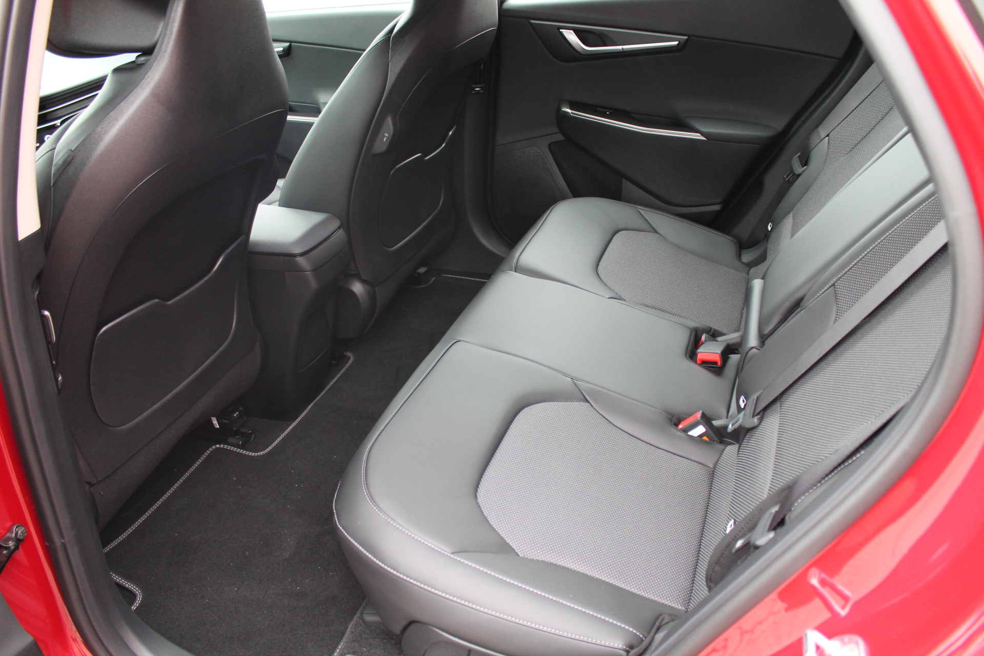 Fahrzeugabbildung Kia EV6 58 RWD NEUWAGENZUSTAND / SOFORT VERFÜGBAR /