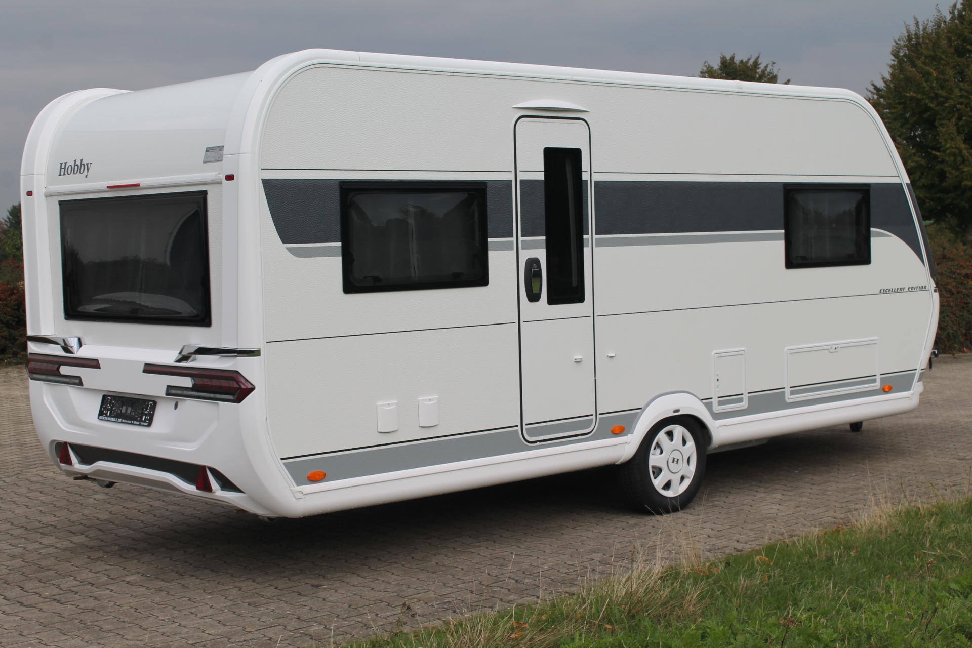 Fahrzeugabbildung Hobby 540 UL Excellent Edition, AUFLASTUNG 1800