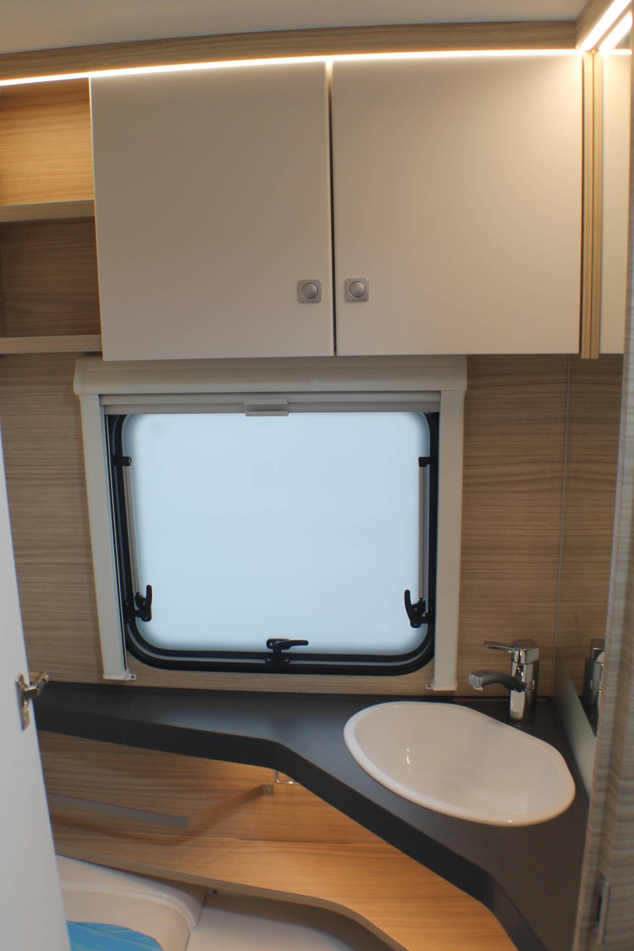 Fahrzeugabbildung Fendt 550 KMG Bianco Activ, AUFLASTUNG 2000 KG, TV-HALTER, UVM